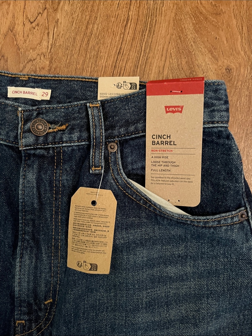 NWT Levi’s Cinch Barrel Jeans - Picture 6 of 13